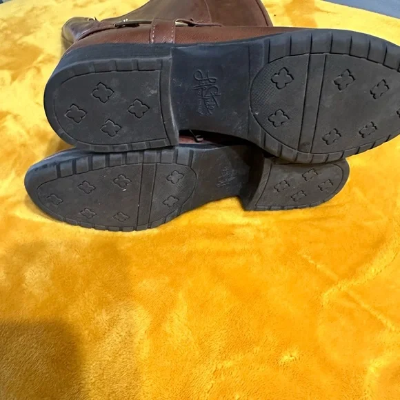 Women’s knee high boots in good condition - Picture 2 of 3